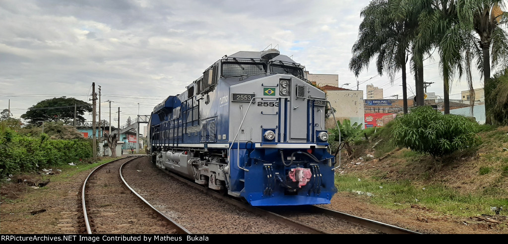 Locomotiva ES44ACi 2553